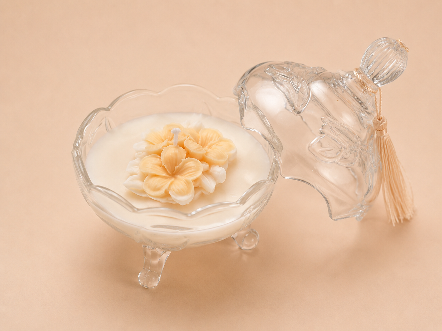 Cofre con vela floral