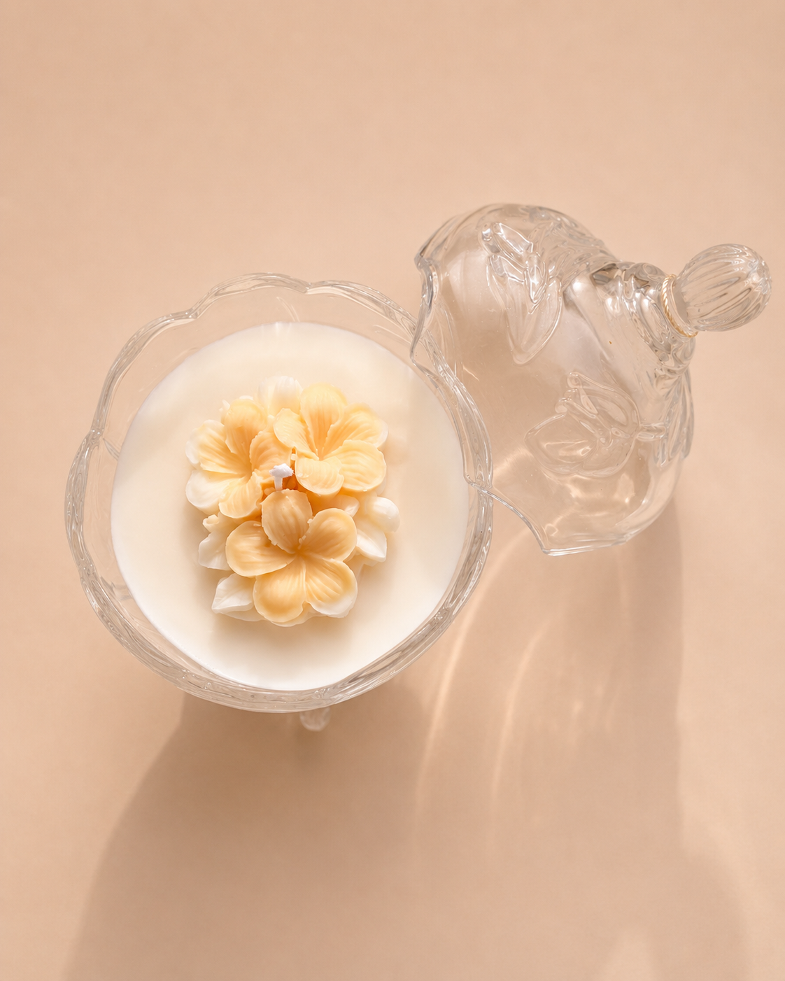 Cofre con vela floral